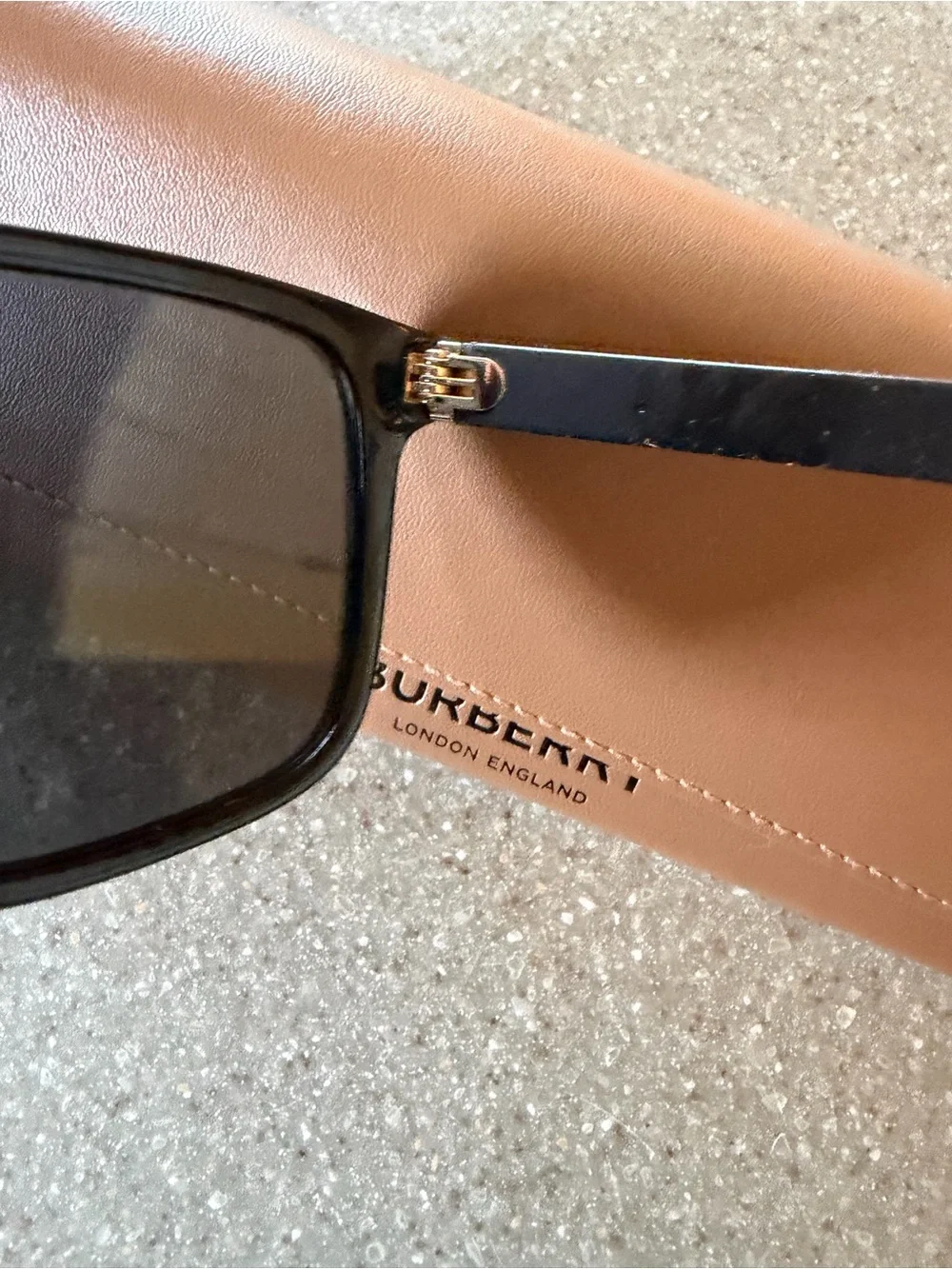 Burberry Black Frame Sunglasses with Gold Hinges and Tan Case Accent - Picture 3 of 6